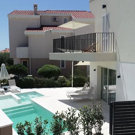 Holiday home Delilah Mit Privatem Pool Zadar