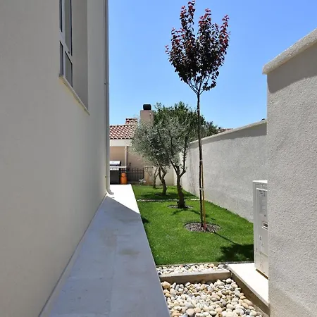 Delilah Mit Privatem Pool Zadar